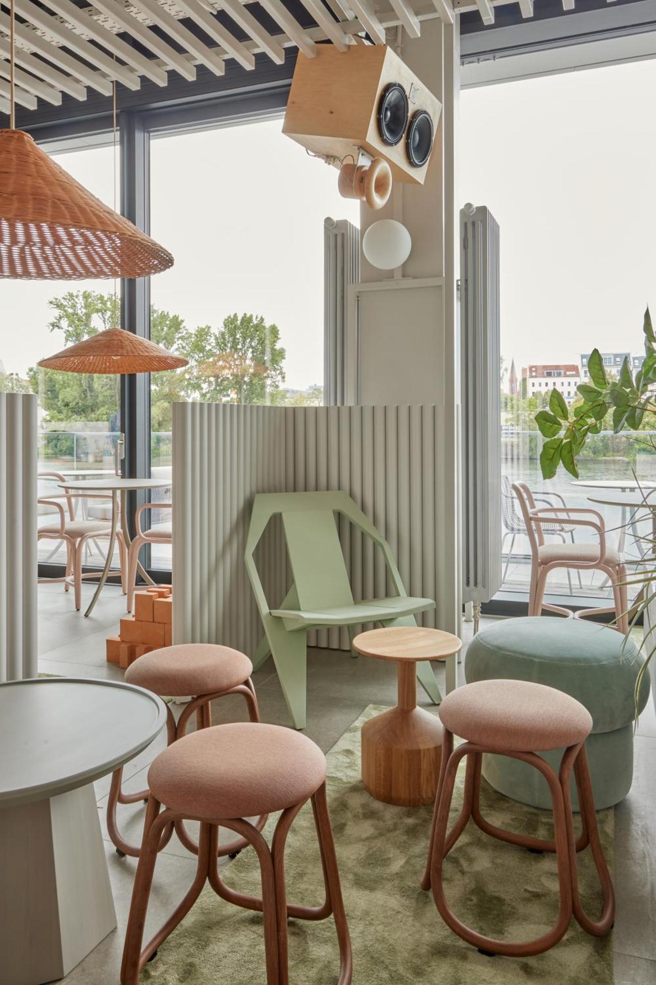 Hotel Locke At East Side Gallery 4*
