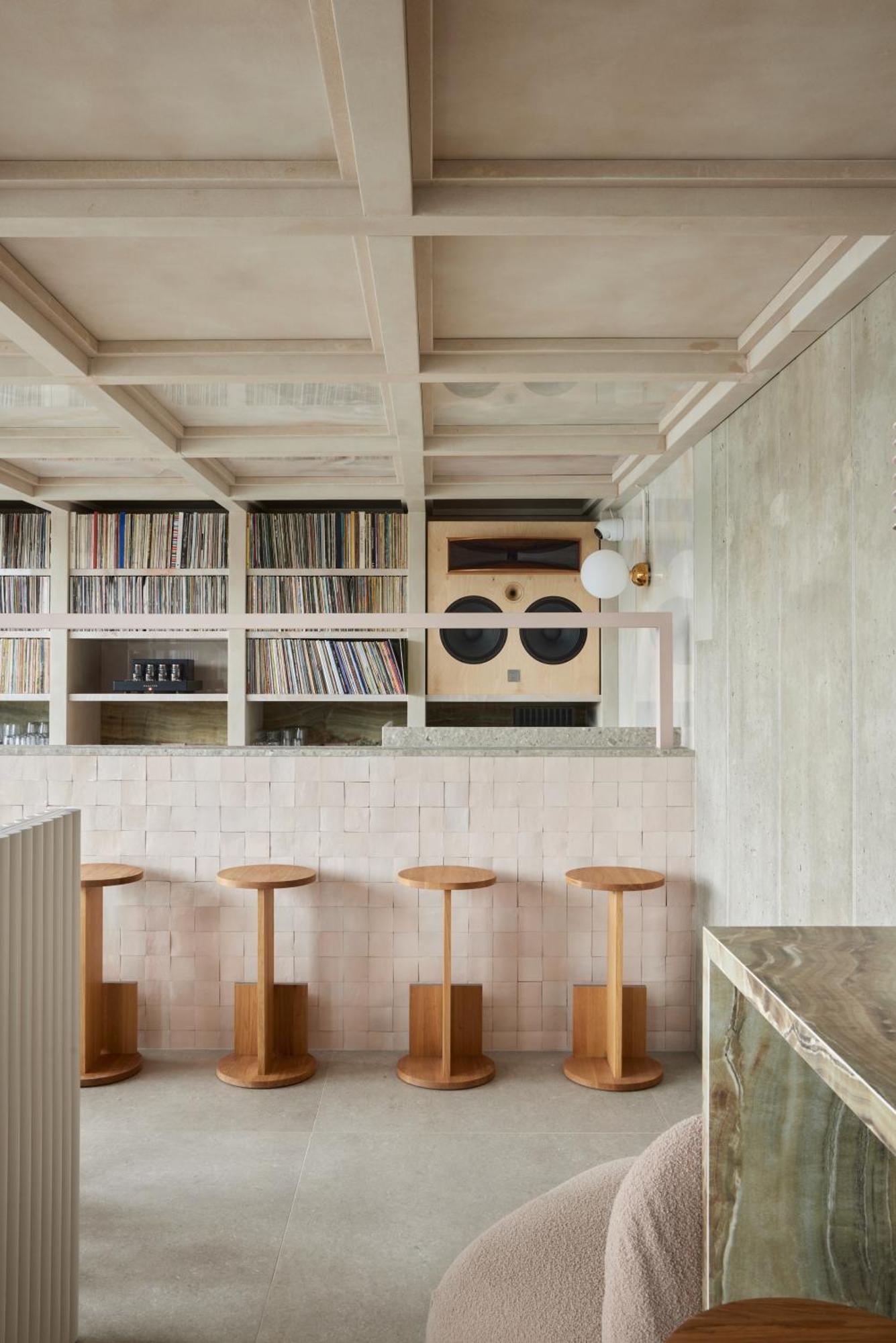 Locke At East Side Gallery Hotel 4*
